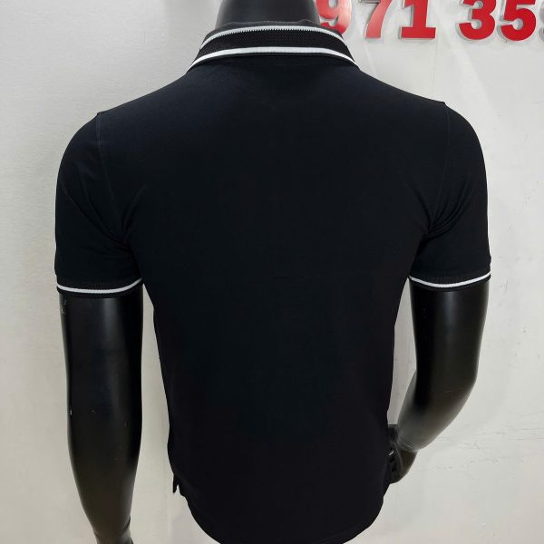 Áo polo cá sấu cotton màu đen, mặt sau