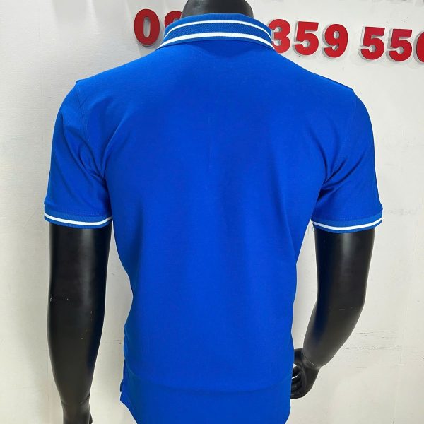 Áo polo cá sấu cotton màu ya đậm, mặt sau